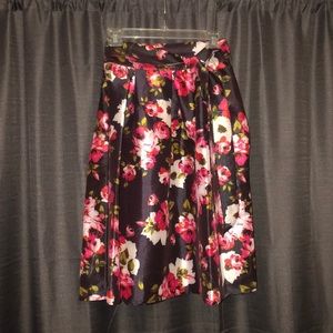 Beautiful full skirt for the holidays!